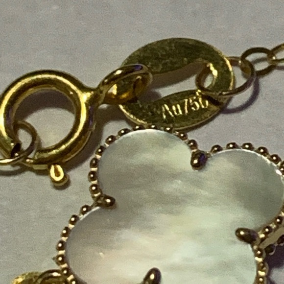 18k Solid Gold Clover Set - Picture 8 of 10